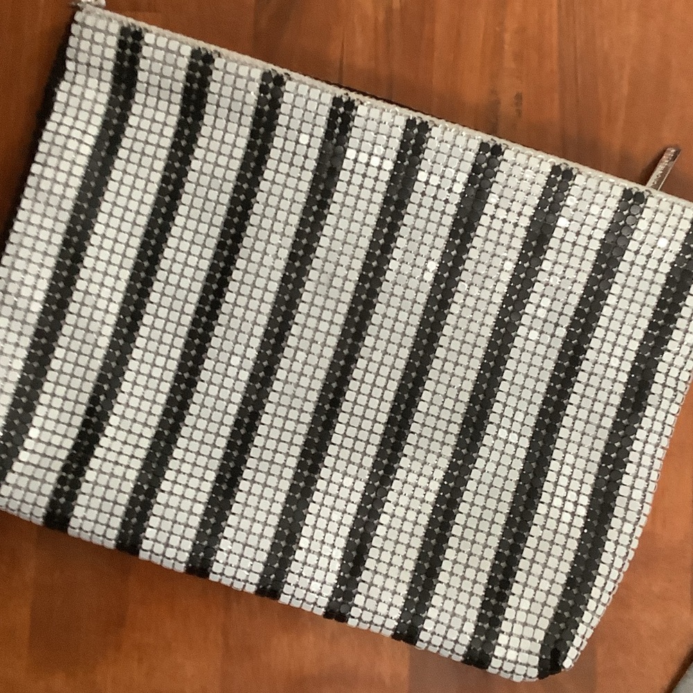 SEQUIN BCBG MAXAZRIA - Black and White Striped Clutch